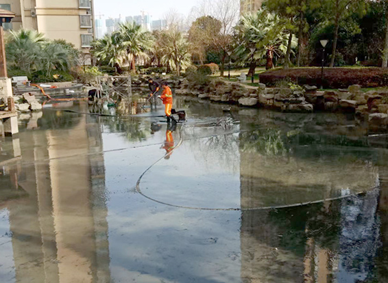 赞皇景观池淤泥清理